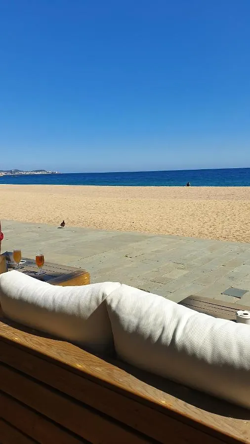 Les Vagues Au Balcon Apartment Empuriabrava 0*,